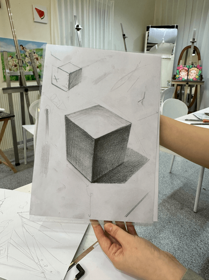나는 이 끝내주는 정육면체를 그린 뒤, 다시는 미술학원에 방문하지 않았다